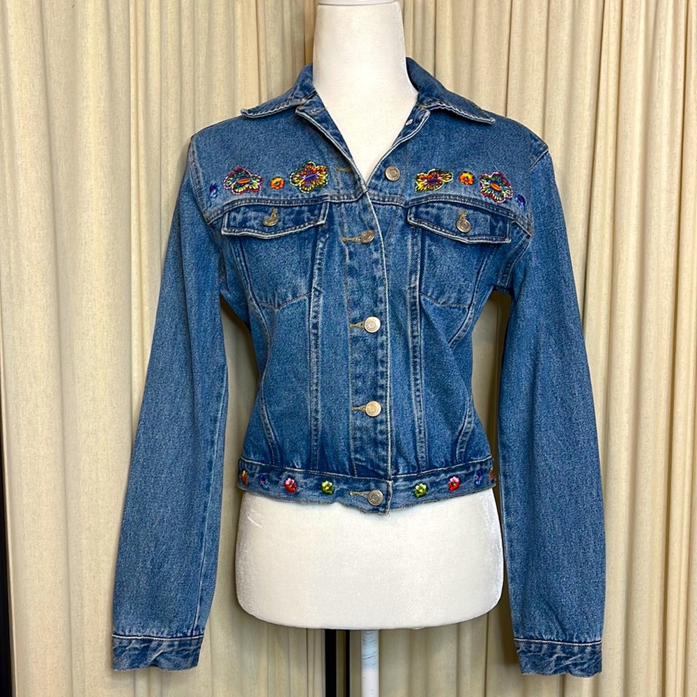 🎉HP🎉 EUC- VINTAGE 90’S NO BOUNDARIES FLORAL EMBROIDERED DENIM JACKET SIZE XS